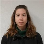 Instructora de Yoga terapeutico y partido a jovenes, adultos, tercera edad y personas con lesiones
